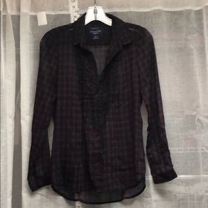 American Eagle favorite fit button down shirt